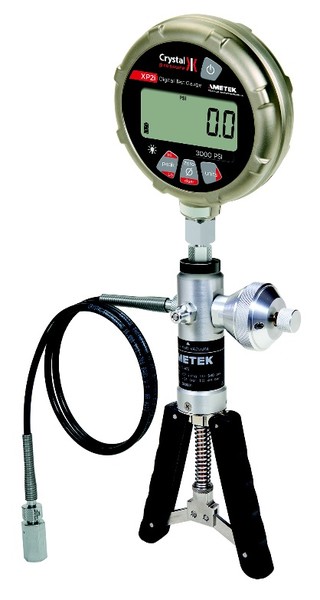 Crystal Engineering XP2i Digital Pressure Calibrator connected to Crystal T-900 pump